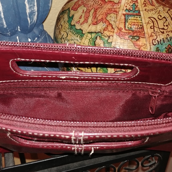 Fun Red Clutch - Picture 2 of 3